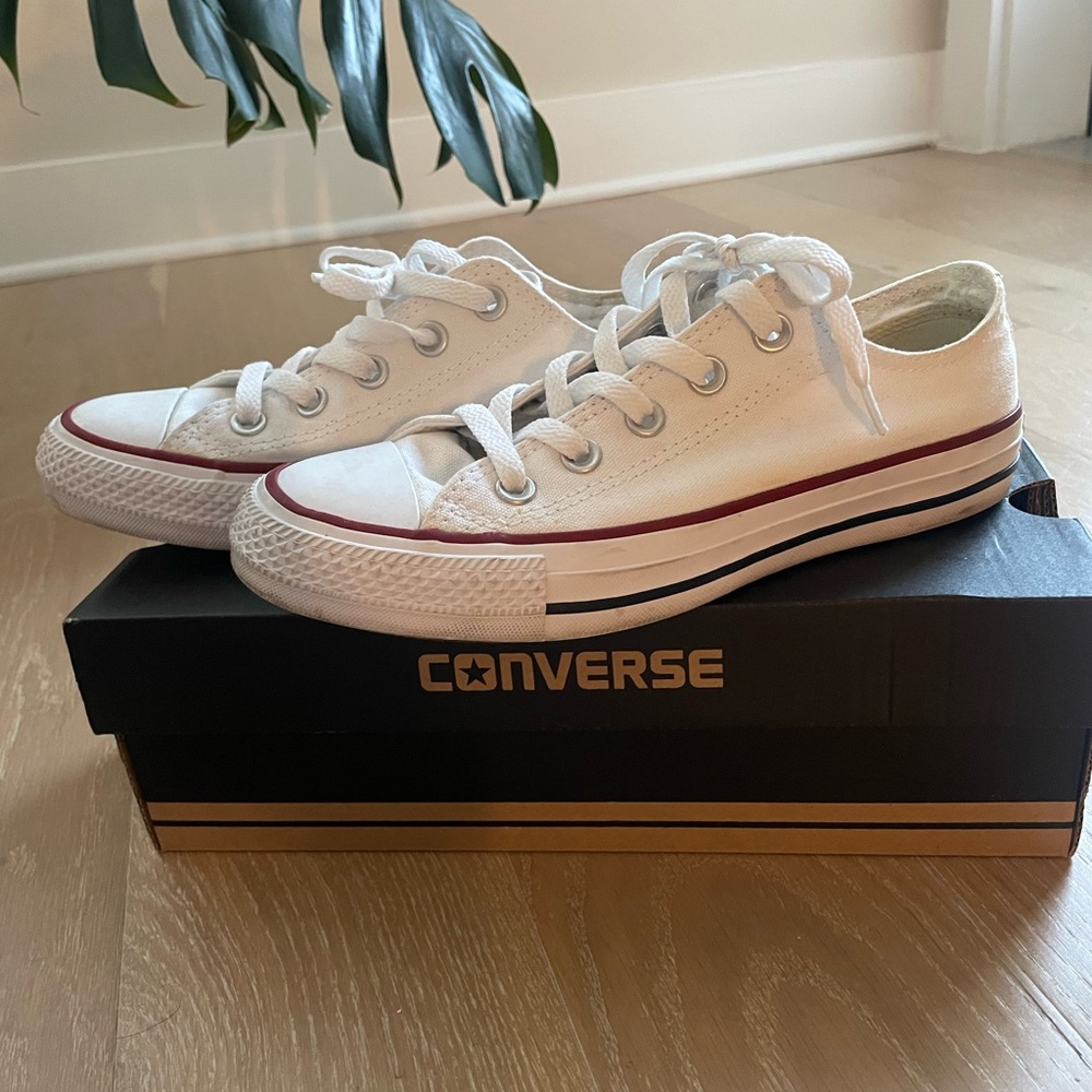 Converse Chuck Taylor All Star Optical White low top women’s size 6